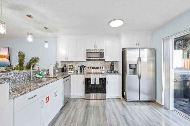 Foto del edificio - 215 Cherie Down Ln