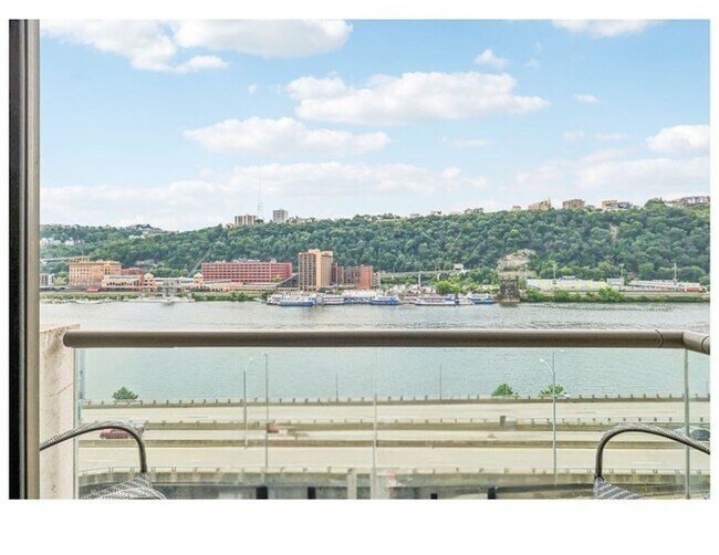 Foto del edificio - 151 Fort Pitt Blvd