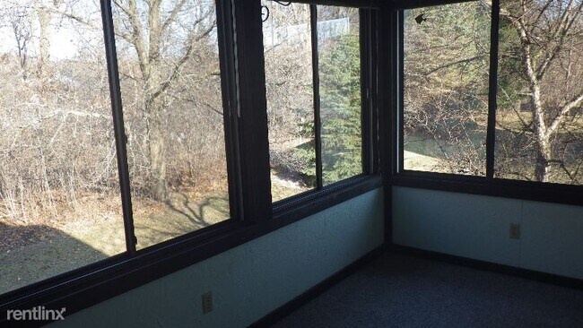 Foto del edificio - 3 br, 2 bath Townhome - 5612 Donegal Drive