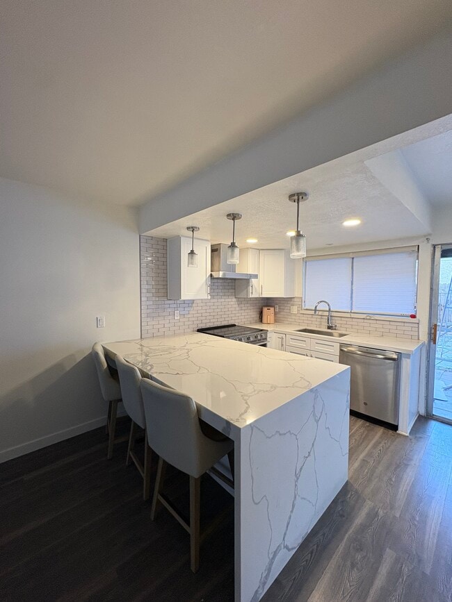 Kitchen - 1408 Everton Pl