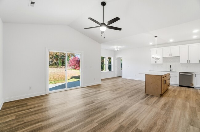 Foto del edificio - 201 Dale Dr