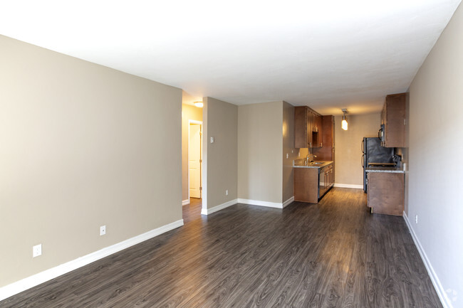 2 BR, 1 BA - 780 SF - Solstice Apartments