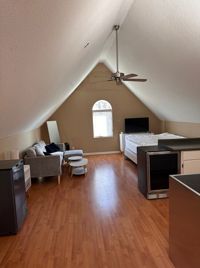 Foto del edificio - 2312 Carleton Ave