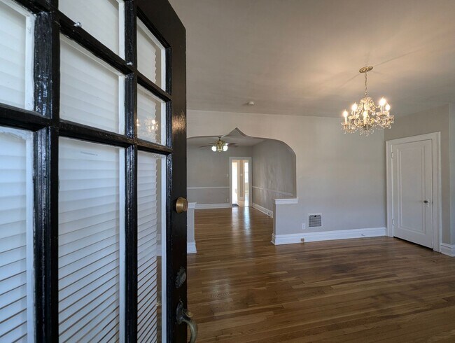 Foto del edificio - 6228 Arsenal St