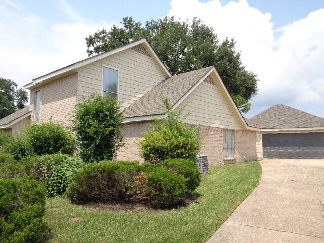 Foto del edificio - 14410 Muirfield Ln