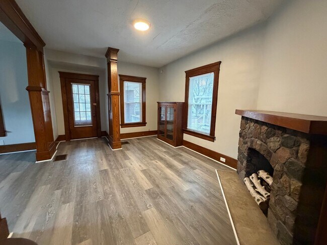 Foto del edificio - 53 Metlin Ave