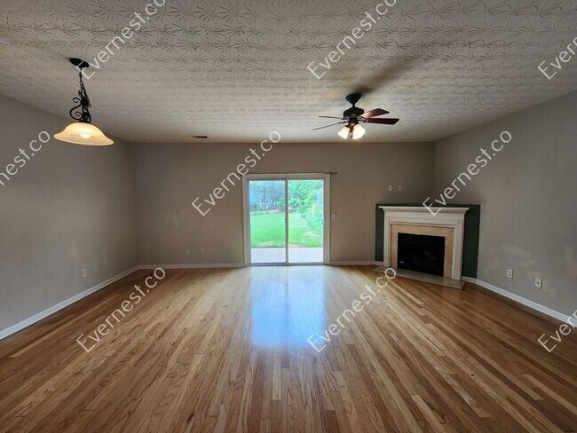 Building Photo - 18 Pearl Chambers Dr