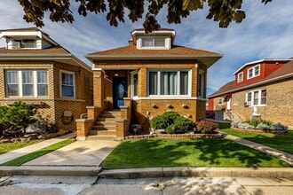 Building Photo - 3838 W 64th St