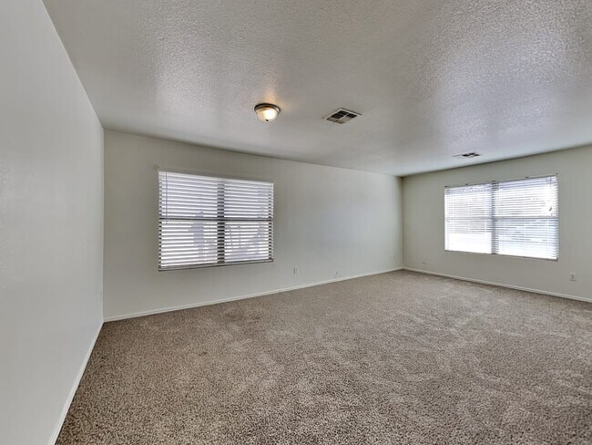 Foto del edificio - 2608 W Bloch Rd