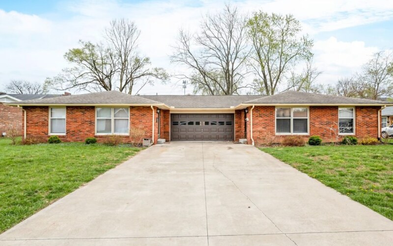 Foto principal - 3819 1/2 Camelot Ln