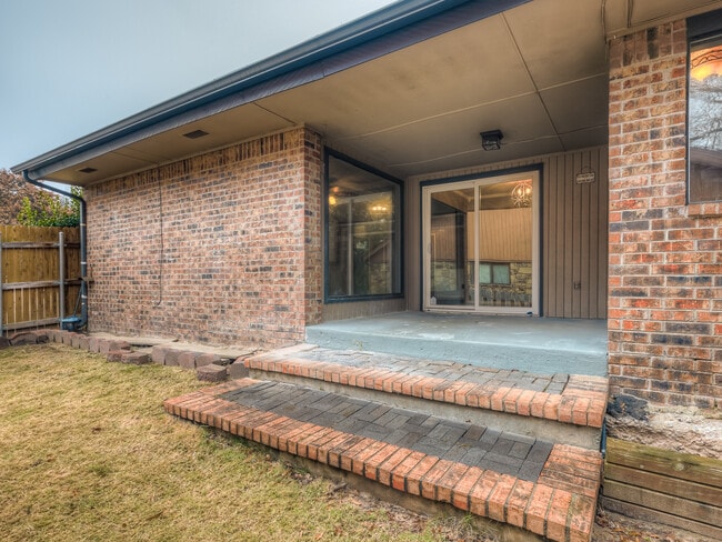Side patio - 12413 Goldsborough Rd