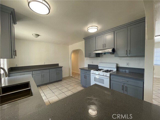 Foto del edificio - 4512 N Sunflower Ave