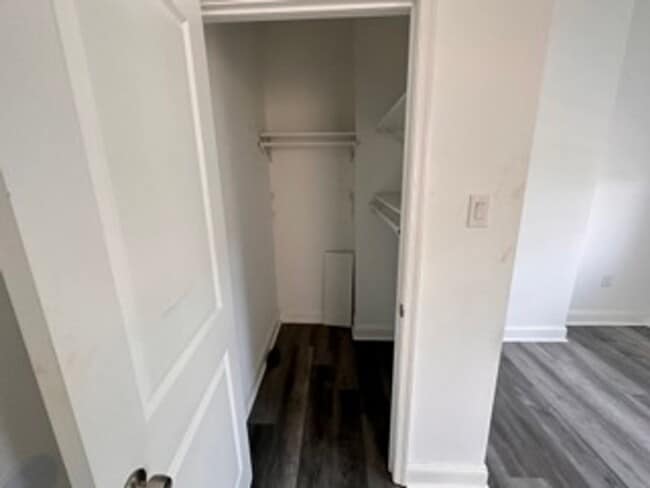 Building Photo - 4931 Walnut St