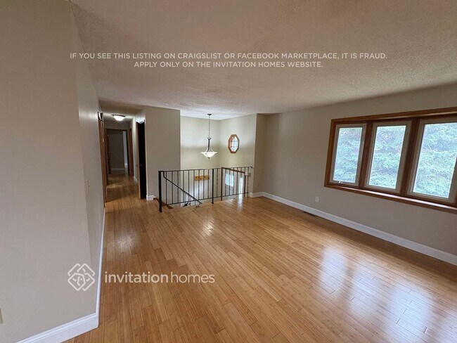 Foto del edificio - 7897 Kingsview Ln N