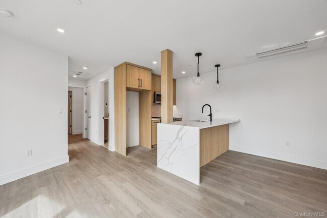 Foto del edificio - 325 Manville Rd