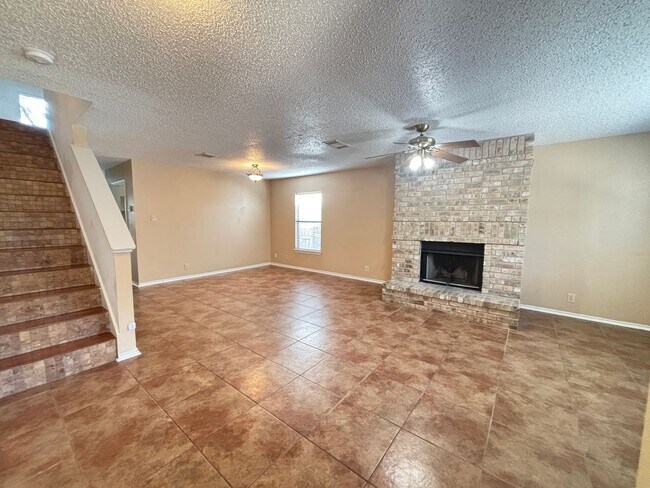 Building Photo - Single Family Home in Medical Center