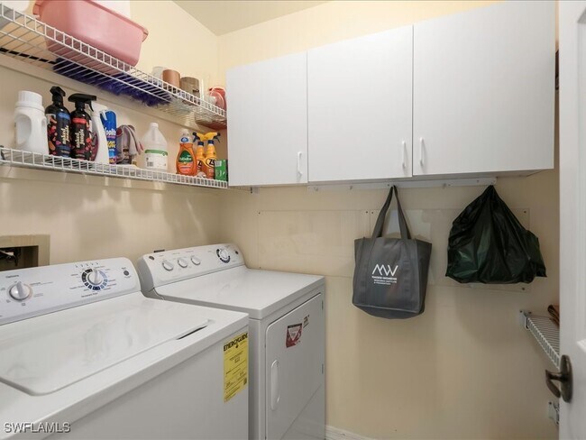 Building Photo - 5550 Heron Point Dr