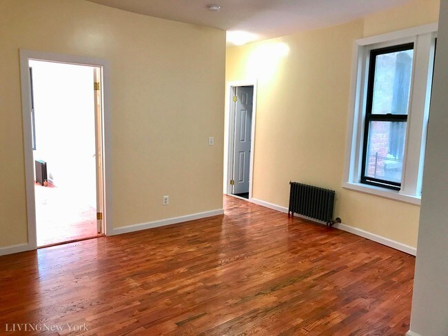 Building Photo - 19 E 109th St