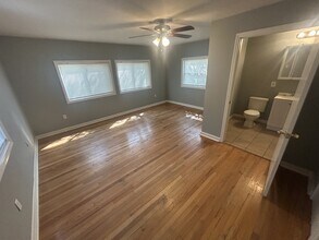 Building Photo - 316 Van Sant Dr