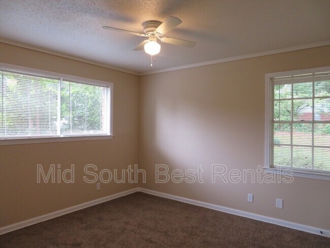 Foto del edificio - 3075 Darby St