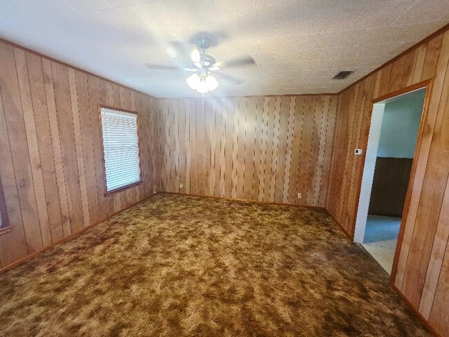 Building Photo - 111 Hoot Owl Hollow