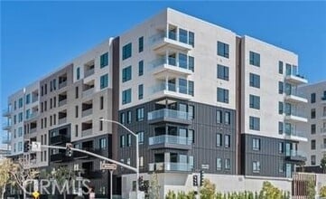 Building Photo - 1601 Rivington