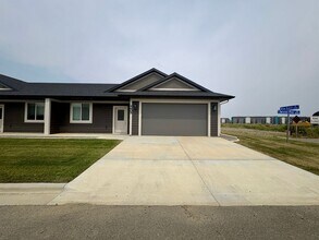 Building Photo - 4605-4607 Twisted Pne Dr