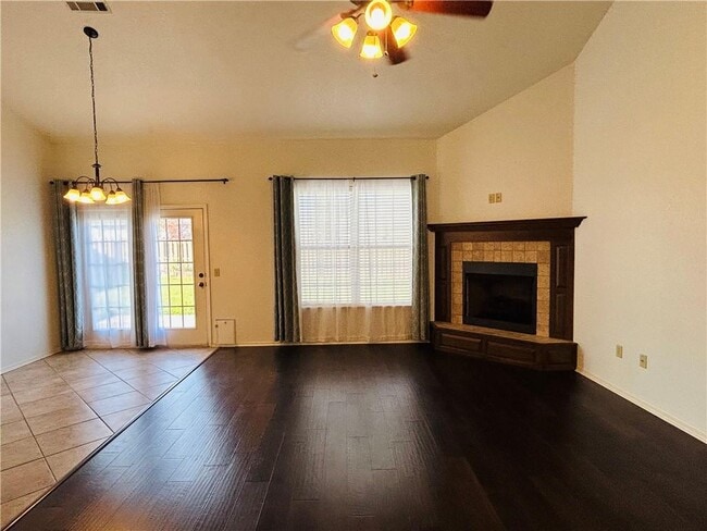 Building Photo - 471 Verona Way