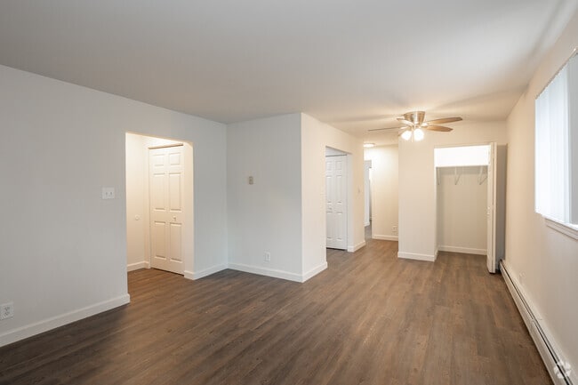 1BR, 1BA - 625 SF - Village West Apartments