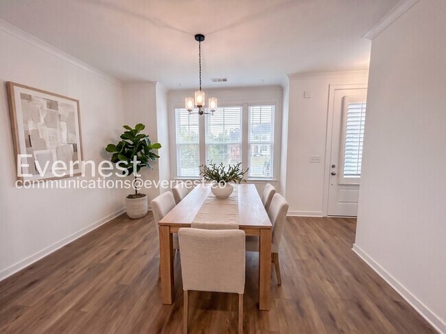 Foto del edificio - 2114 Emmet Pk Ln