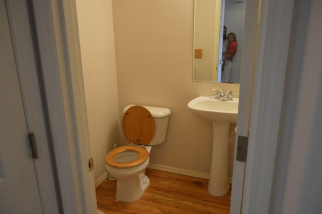 Building Photo - 1290 NE Margeaux Pl