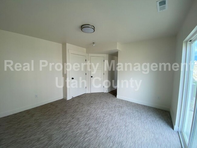 Building Photo - Half Off First Months Rent!  Newer Townhou...