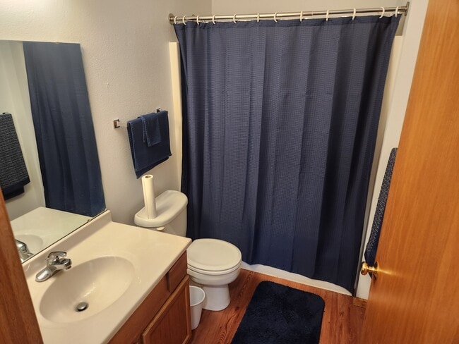 Bathroom - 854 Parkview Dr