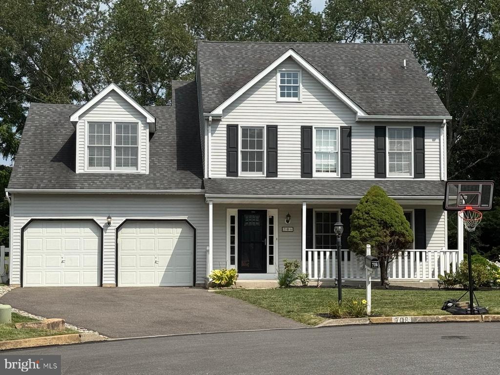 Foto principal - 706 Colin Ct