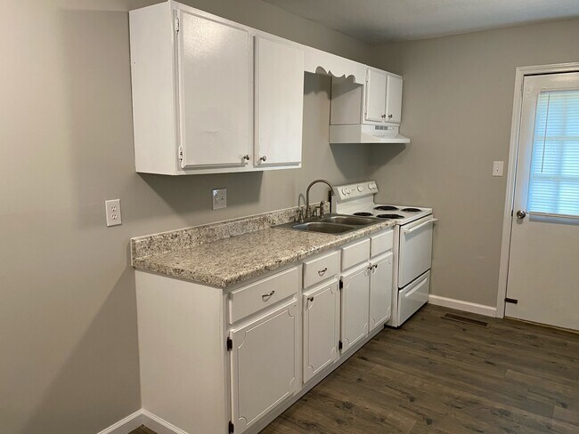 Building Photo - 26 Foxboro Cv