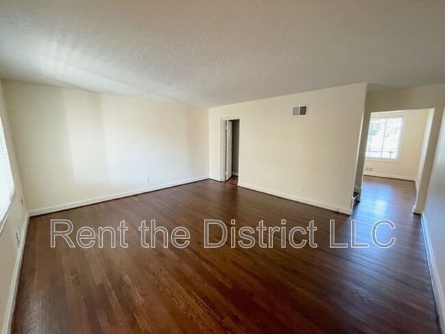 Foto del edificio - 4710 8th St NE