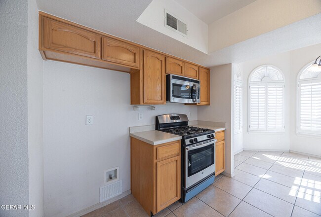 Foto del edificio - 749 Linda Johnson Ave