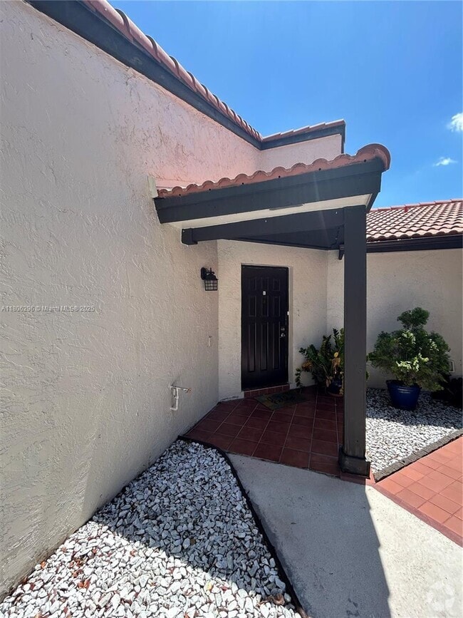 Building Photo - 15220 SW 48th Terrace
