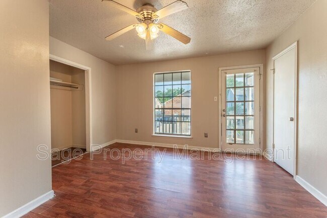 Foto del edificio - 3422 Yorkfield Dr