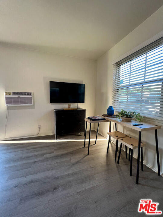 Foto del edificio - 13804 Moorpark St