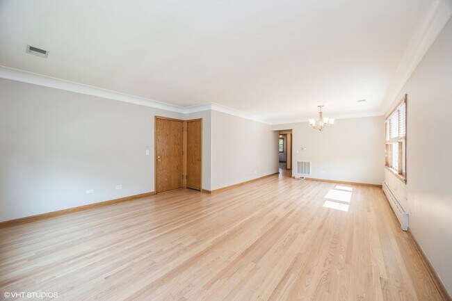 Foto del edificio - 96 Forest Ave