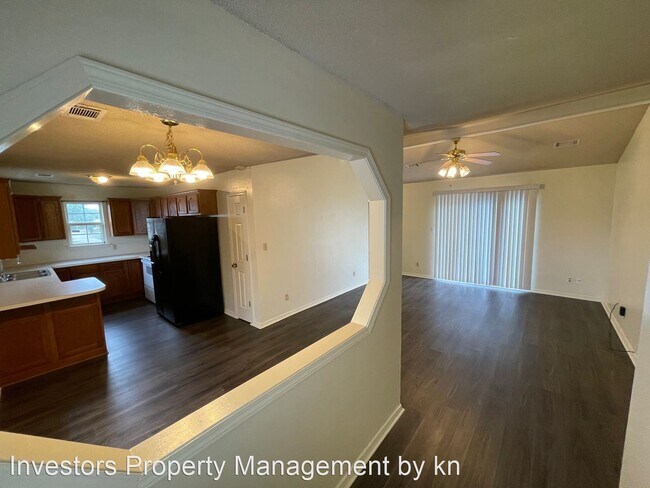 Foto del edificio - 3 br, 2 bath House - 2004 North Hills Blvd
