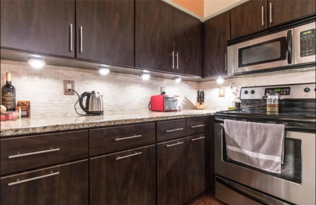 Building Photo - 3102 Kings Rd