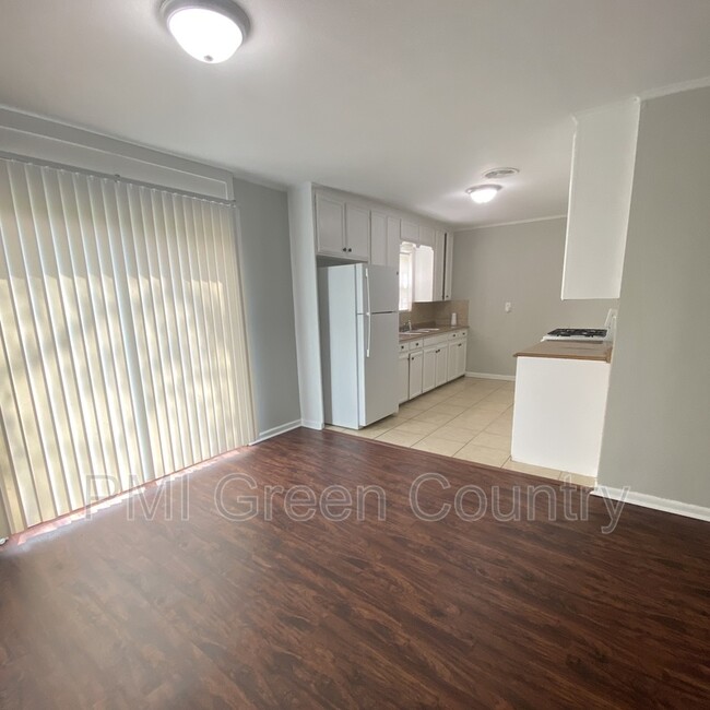 Foto del edificio - 1544 E 53rd St N