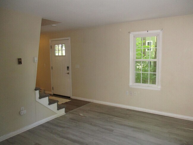 Foto del edificio - 23 Shady Ln