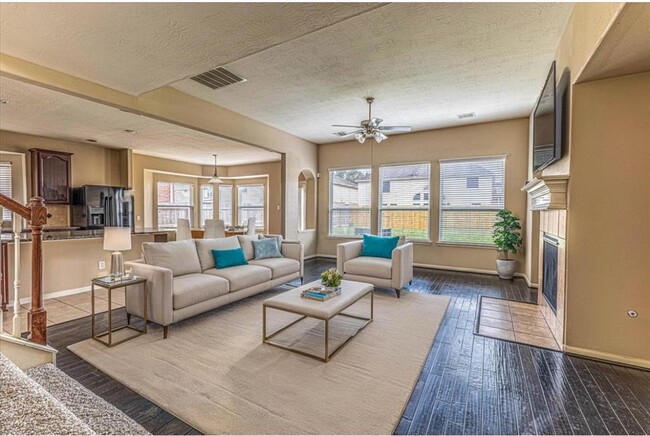 Foto del edificio - 6810 Latchmore Ln