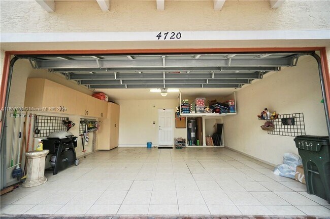 Building Photo - 4720 Monarch Way