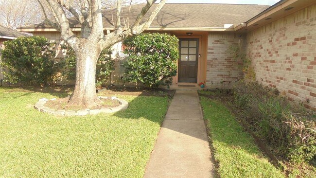 Foto del edificio - 2823 English Colony Dr