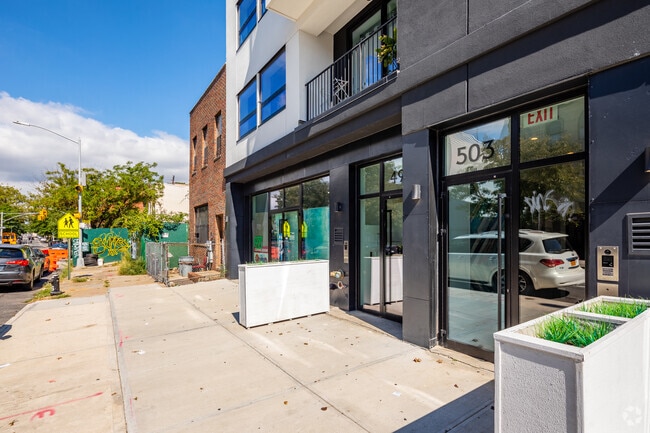 Building Photo - 503 Evergreen Ave