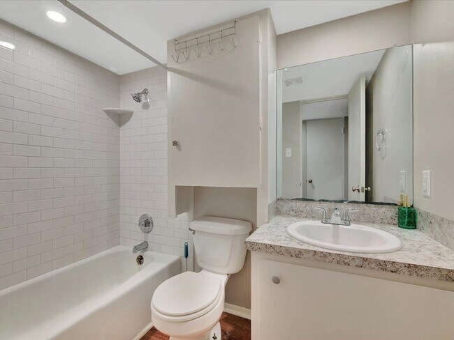 Foto del edificio - Campus Colony